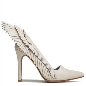 LAST DAY TO BUY: YRU Angyl heels